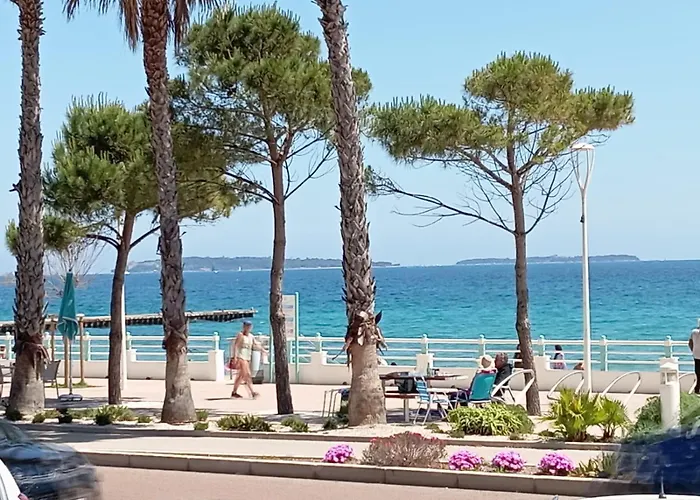 Residence Bord De Mer, Cannes Midi, Acces Direct A La Plage