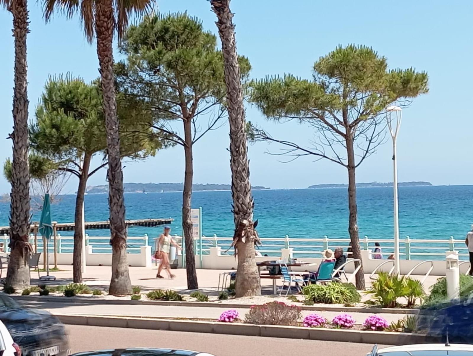 Bord De Mer, Midi, Acces Direct A La